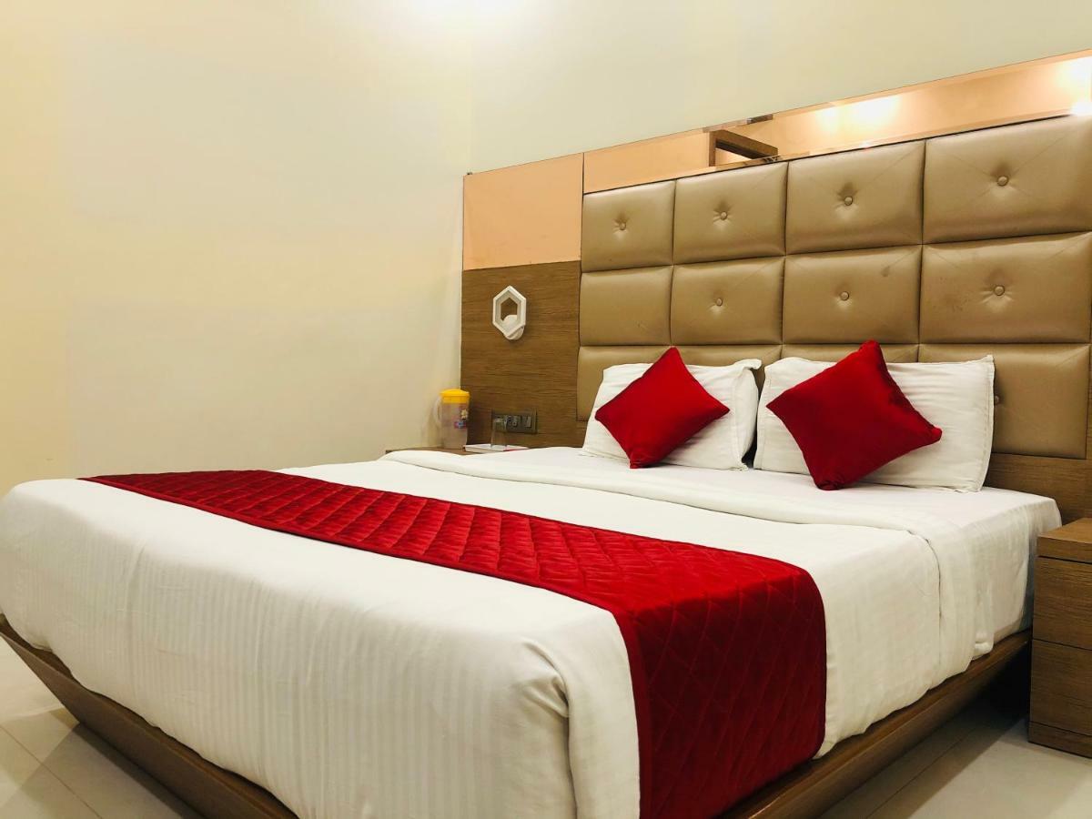 Hotel Guestinn Residency Bombaim Exterior foto