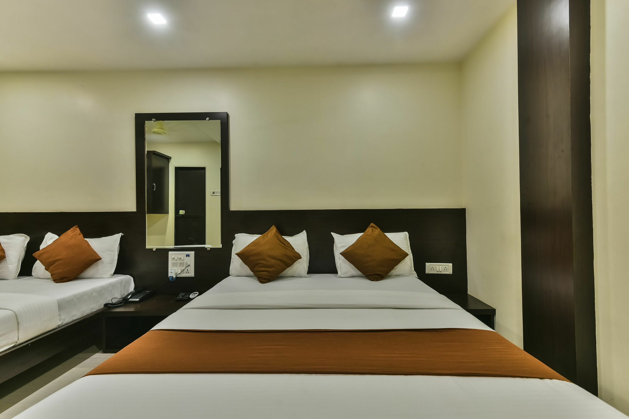 Hotel Guestinn Residency Bombaim Exterior foto