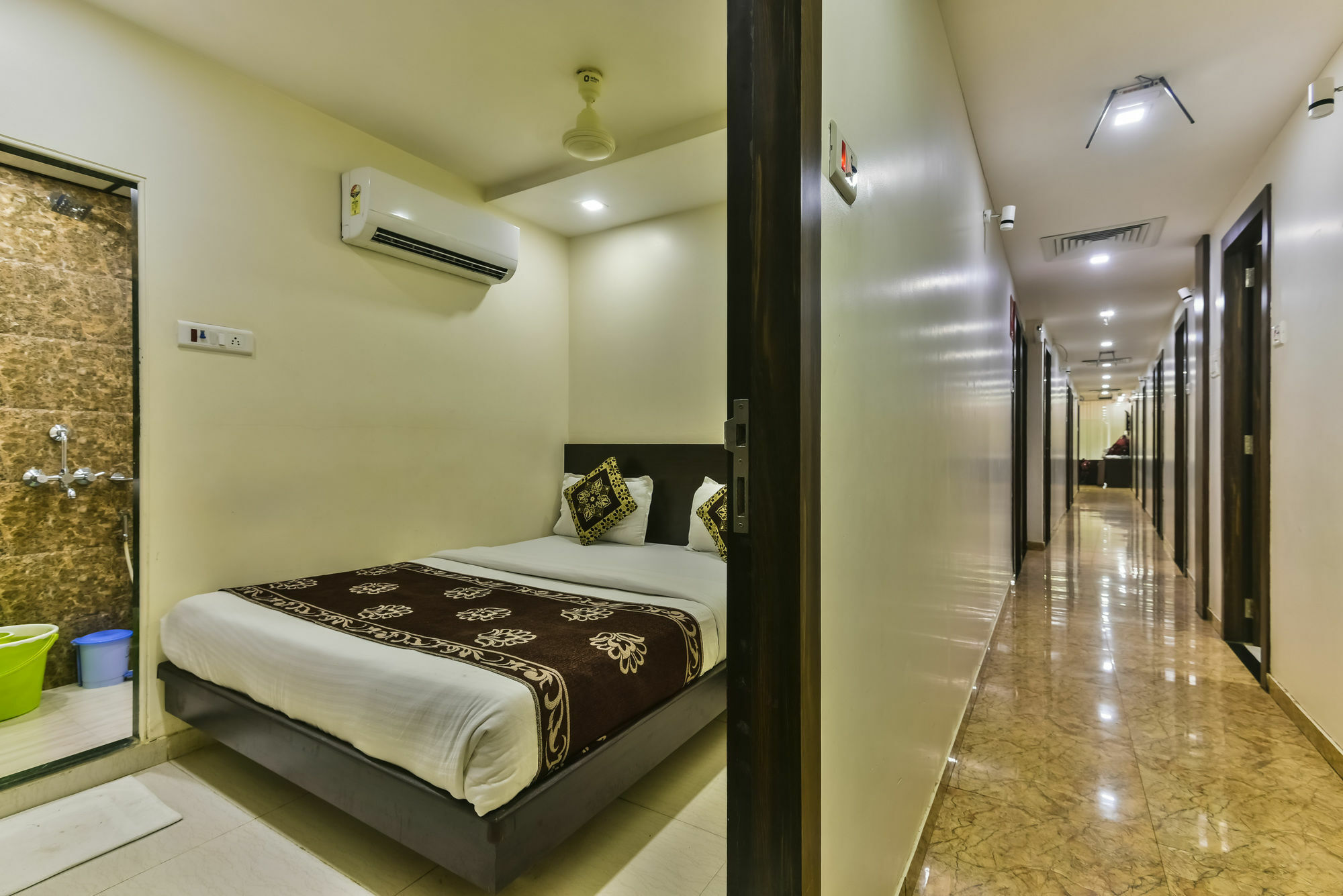 Hotel Guestinn Residency Bombaim Exterior foto